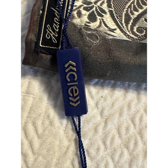 Rare CIE Hand Made fringed silk green and brown  iridescent scarf 
Made in India - Picture 4 of 7